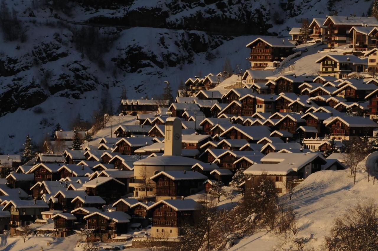 Gemutliche Wohnung Mit Traumaussicht! Albinen Dış mekan fotoğraf